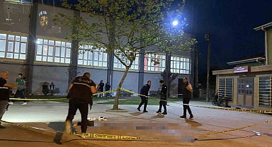 Sakarya'da küfürleşme kavgasında kan aktı: 15 yaşındaki çocuk, 17 yaşındaki çocuğu bıçakladı