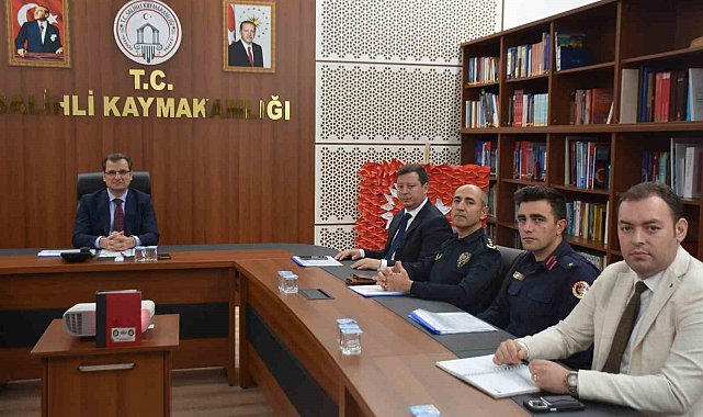 Salihli'de metruk binaların yıkılmasına yönelik toplantı yapıldı