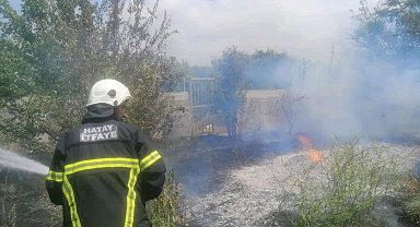 Samandağ'da bahçe yangını