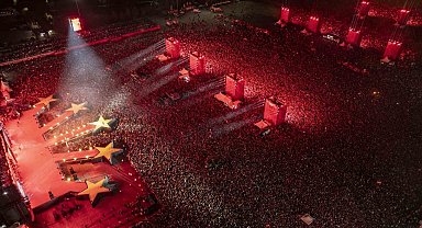 Şampiyon Galatasaray, kupasını Yenikapı'da aldı