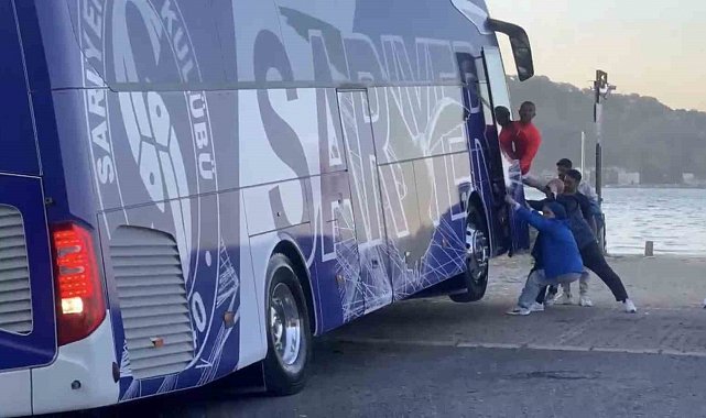 Şampiyon Sarıyer'in otobüsü devrilmekten son anda kurtuldu