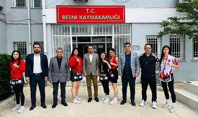 Şampiyon sporculardan Kaymakam Partal'a ziyaret