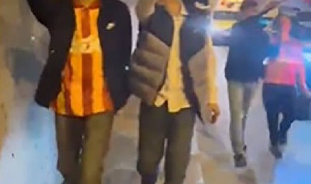 Şampiyonluk kutlamasına döner bıçaklarıyla katıldılar