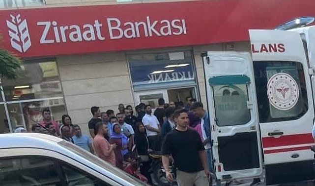 Şanlıurfa'da bankada korku dolu anlar: Bıçak çekip paraları alan şahsı polis yakaladı