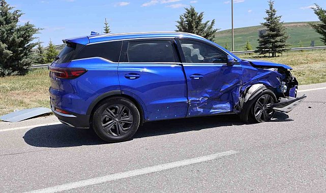 Saraykent'te traktörle otomobil çarpıştı: 3 yaralı