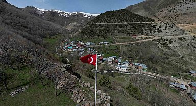 Sarı Gelin Şelalesi görenleri hayran bırakıyor