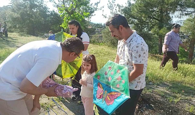 Sarıgöl'de gökyüzü uçurtmalarla renklendi