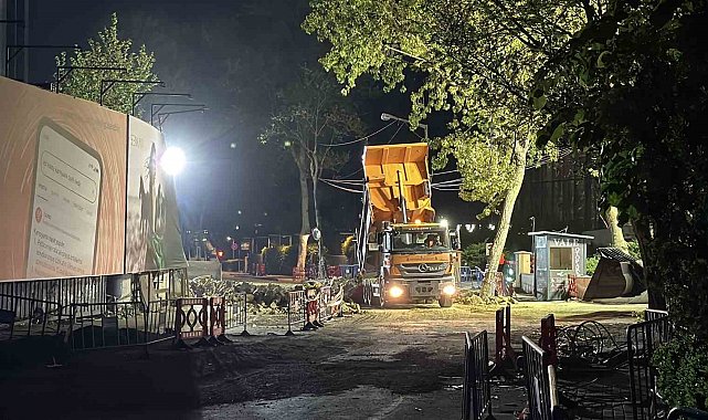 Sarıyer'de çöken yolda yapılan onarım çalışmaları gece boyu devam etti