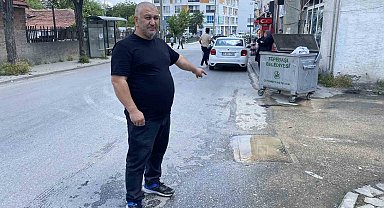 Şebeke suyu hattındaki patlak onarılmayı bekliyor