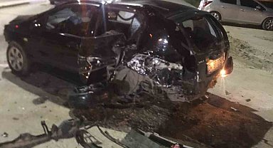 Serik'te iki otomobil çarpıştı: 2 yaralı