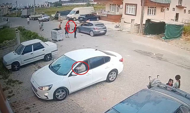 Serik'te otomobilin çarptığı 7 yaşındaki çocuk ağır yaralandı