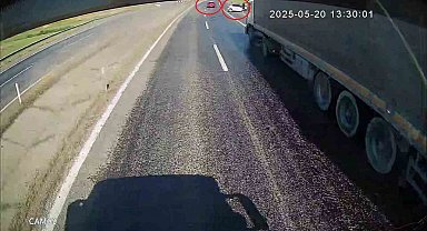 Şerit ihlalinin kazaya neden olduğu anlar kamerada