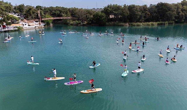 Seyhan Nehri'nde kano ve kürek sörfü keyfi
