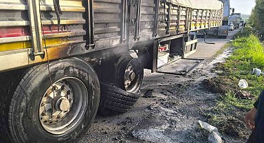Seyir halindeki tırın dorsesi alev aldı: 1 yaralı