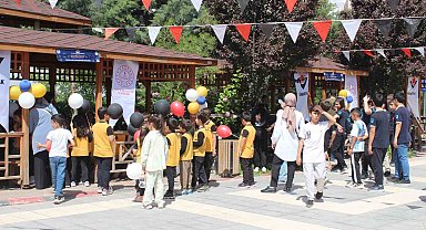 Siirt'te geleceğin yıldızları bilim şenliğinde buluştu