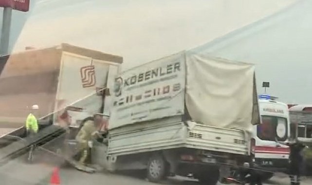 Sıkışan sürücüyü ekipler kurtardı