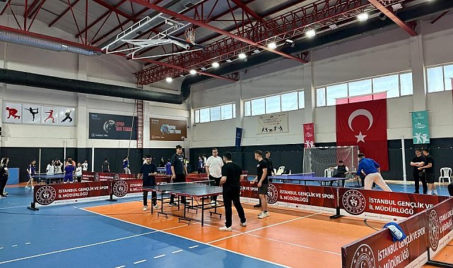 Silivri 19 Mayıs Gençlik Haftası'nda masa tenisi turnuvası düzenlendi