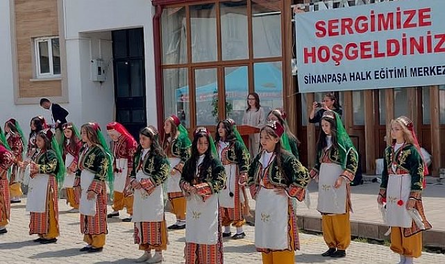 Sinanpaşa'da Hayat Boyu Öğrenme Haftası Yıl Sonu Sergisi açıldı