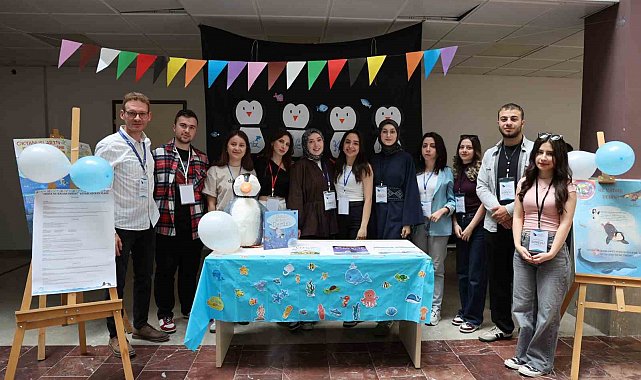 Sınıf öğretmenliği öğrencilerinden etkileşimli okuma sergisi