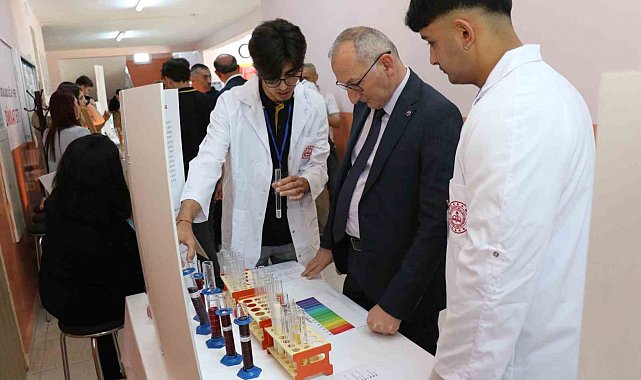 Sinop'ta bilim fuarı açıldı