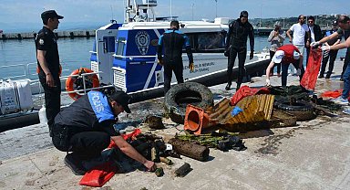 Sinop'ta deniz altından atık malzemeler çıkarıldı