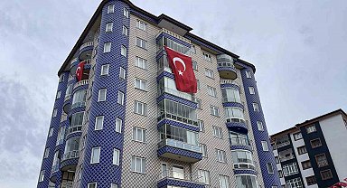 Sivas'a şehit ateşi düştü, baba ocağına Türk bayrağı asıldı