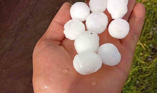 Siverek'te dolu yağışı sonrası hortum çıktı