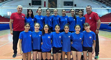 Söke Voleybol Takımı Midi Kızlar'da Türkiye Finallerine yükseldi