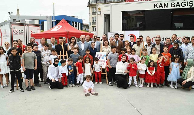 Söke'de kan bağışı kampanyasını çocuklar şenlendirdi