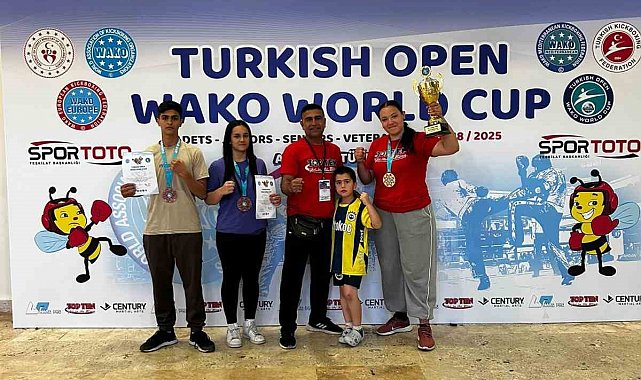 Sökeli 3 genç sporcu Dünya Kupası'ndan madalyayla döndü