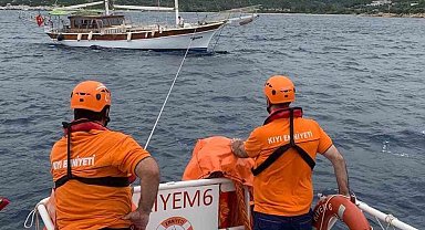 Su alan 22 metrelik tekneyi KIYEM ekipleri kurtardı