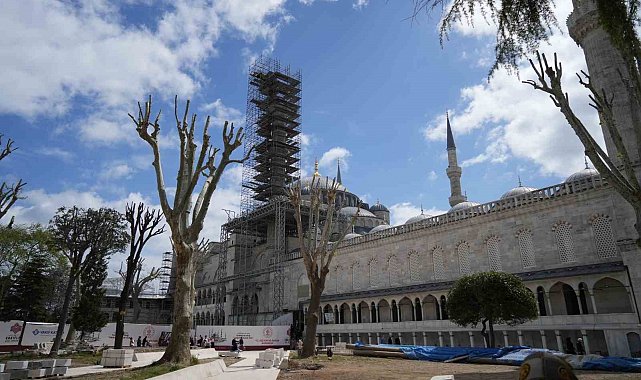 Sultanahmet Camii'nin ömrüne ömür katacak olan minare restorasyonu sürüyor