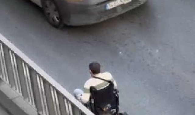 Sultangazi'de engelli vatandaş tekerlekli sandalyeyle ters yönde trafiğe girdi