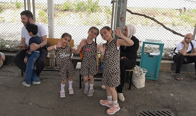 Suriyeli sığınmacılar Türkiye'ye teşekkür ederek ülkelerine dönüyor