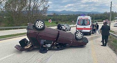 Takla atan araçta burnu bile kanamadı