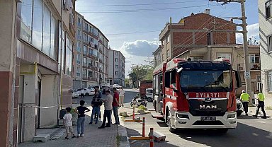 Tamir ettiği arabasının altında kalan adam hayatını kaybetti