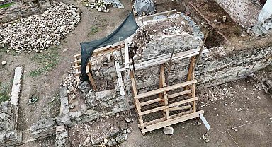 Tarihi dokuya müdahale edildi, önce beton döküldü, sonra gizlice söküldü