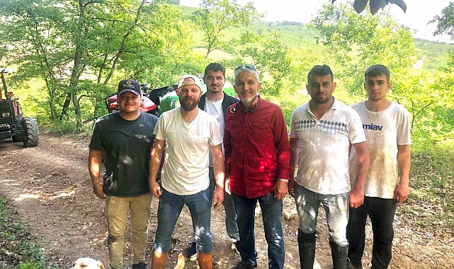 Tarlada çalışırken buldukları yavru karacalar için seferber oldular