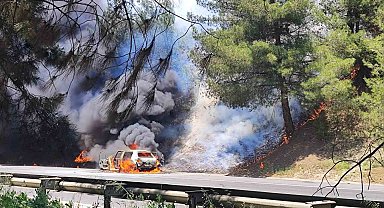 Tarsus'ta araçta çıkan yangın ormana sıçradı
