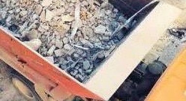 Tavas Belediyesi sağlık ve çevre sorunlarına neden olan molozlara karşı uyarı yaptı