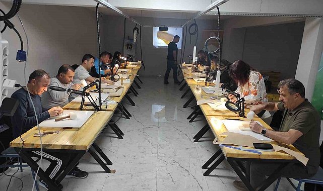 Tavşanlı'da deri işleme atölyesi açıldı