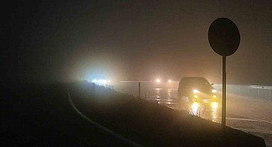 Tekirdağ-Malkara yolunda yoğun sis ve sağanak yağış etkili oldu