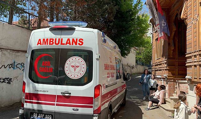 Tekirdağ'da başıboş köpeğin kadına saldırdığı an kamerada