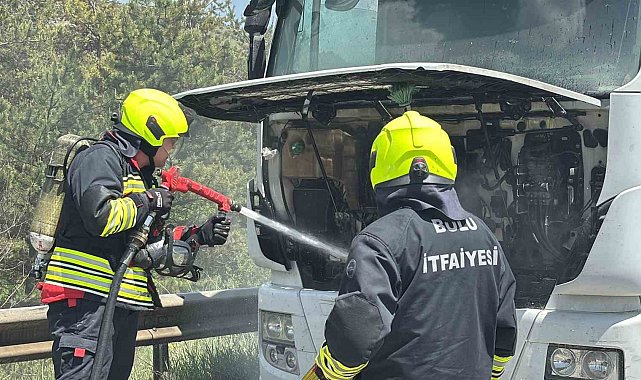 TEM'de alev alan tır, erken müdahaleyle söndürüldü