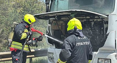 TEM'de alev alan tır, erken müdahaleyle söndürüldü