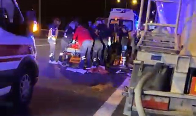 TEM'de arıza nedeniyle araçtan inen 2 kişiye tır çarptı