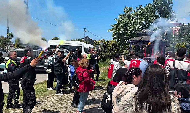 Temsili asker uğurlama konvoyu duygulandırdı