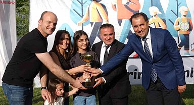 Terör gazisi Oryantiring Yarışması'nda kızıyla birinci oldu