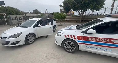 Ters şeritten gitti, sürücü belgesi alındı hastaneye sevk edildi