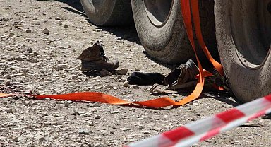 Tonlarca tomruk üzerine devrildi, hastanede hayatını kaybetti